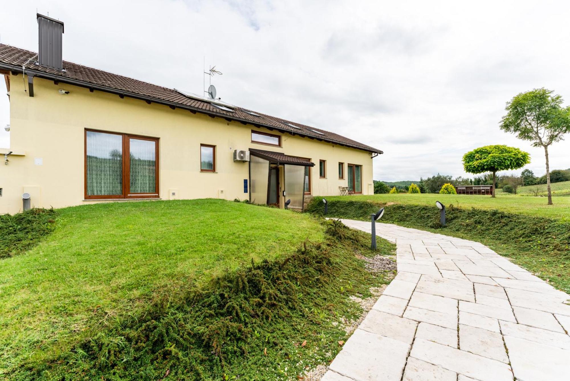 Bed&Breakfast Vinarija Coner Bed and Breakfast Bjelovar Exterior foto